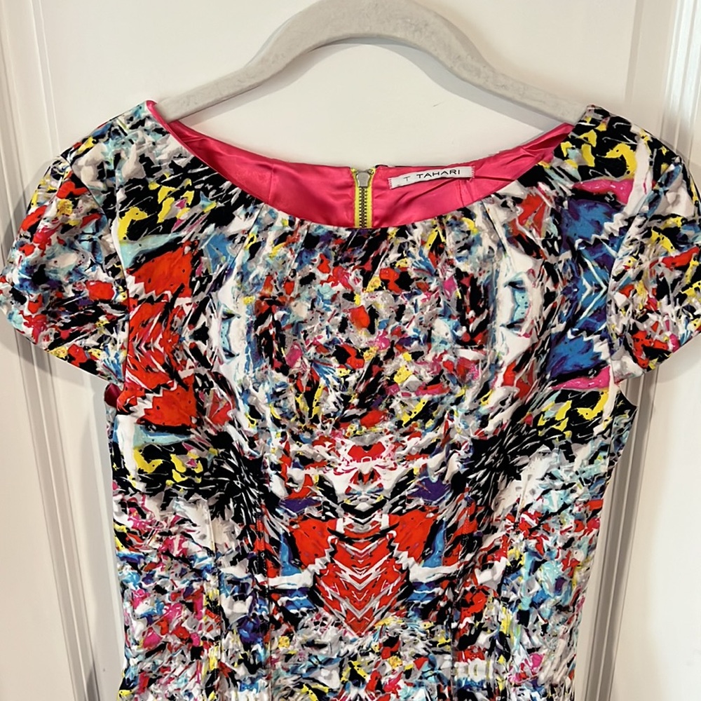 Tahari Kaleidoscope Sheath/ Dress w Fuchsia lining - Picture 13 of 13